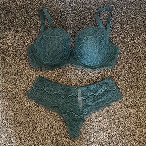 Victoria’s Secret Dream Angels Lined Demi Bra and Panty Set - Size 34DDD / M